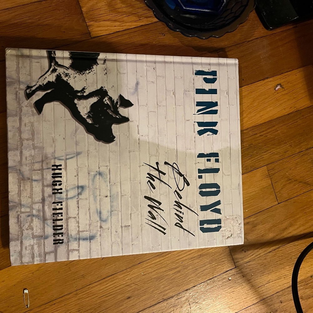 Pink Floyd Behind The Wall